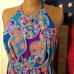 Halter I don&#39;t even Know Her Backless Hawaiian Maxi Dress MuuMuu psychedelic Small