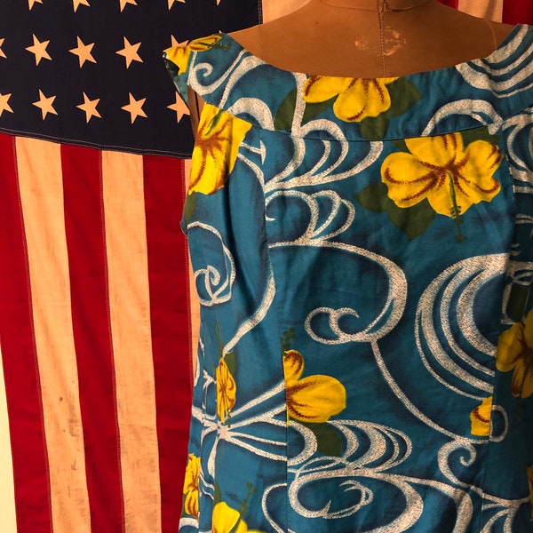 Agua de Jamiaca Hawaiian Yellow Hibiscus Maxi Dress