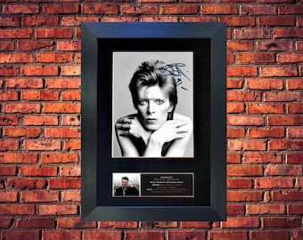 David Bowie - Autographed Signed Photograph (Museum Grade Reproduction) Professionally Mounted/Custom Handmade Frame - Collectable/Gift