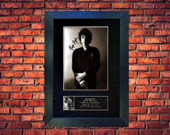 Bob Dylan - Autographed Signed Photograph (Museum Grade Reproduction) Professionally Mounted/Custom Handmade Frame - Collectable/Gift