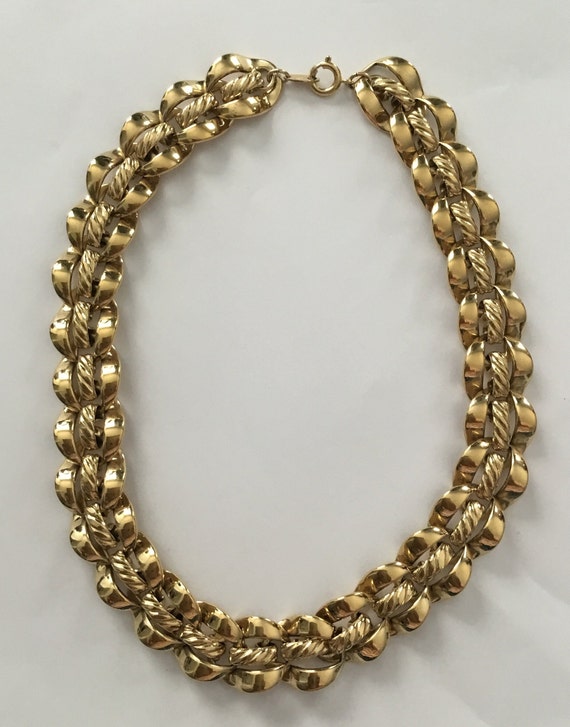 Beautiful Vintage Signed Trifari Gold Choker Neckl