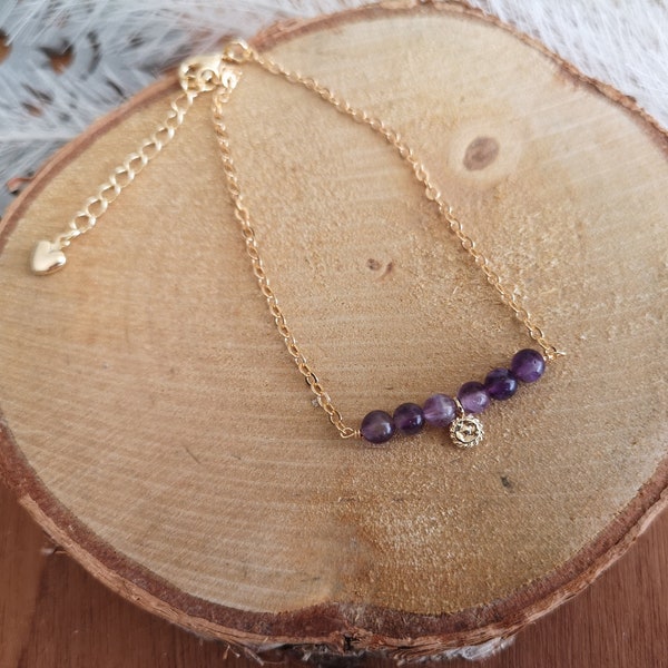 Kelly - Bracelet chaîne fine perles pierre fine semi précieuse Améthyste violet quartz doré à l'or fin lithothérapie minimaliste