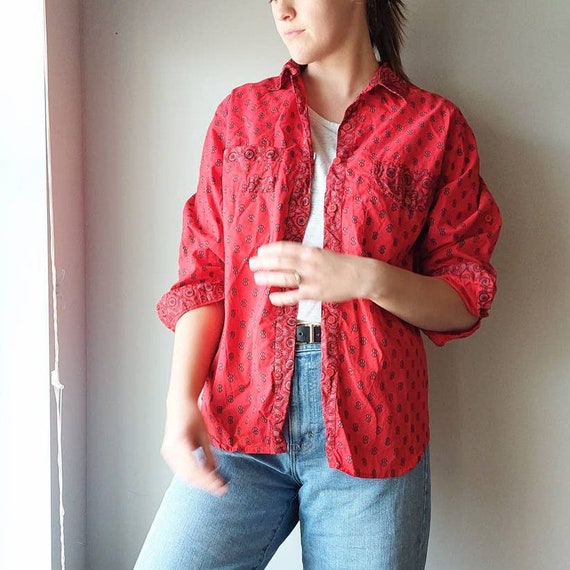 Vintage 70s Western Red Printed 100% Cotton Butto… - image 1