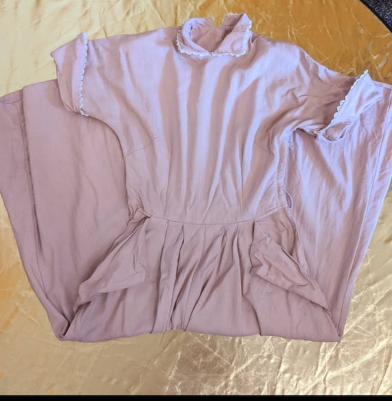 Vintage 1940s mauve pink dress