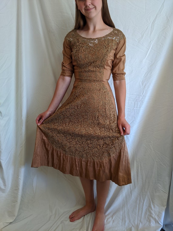 Vintage 1940s brown flare taffeta dress with lace