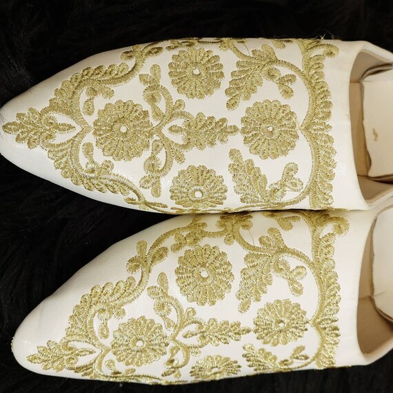 Vintage El Mansori Gold Embroidered Mules - image 5