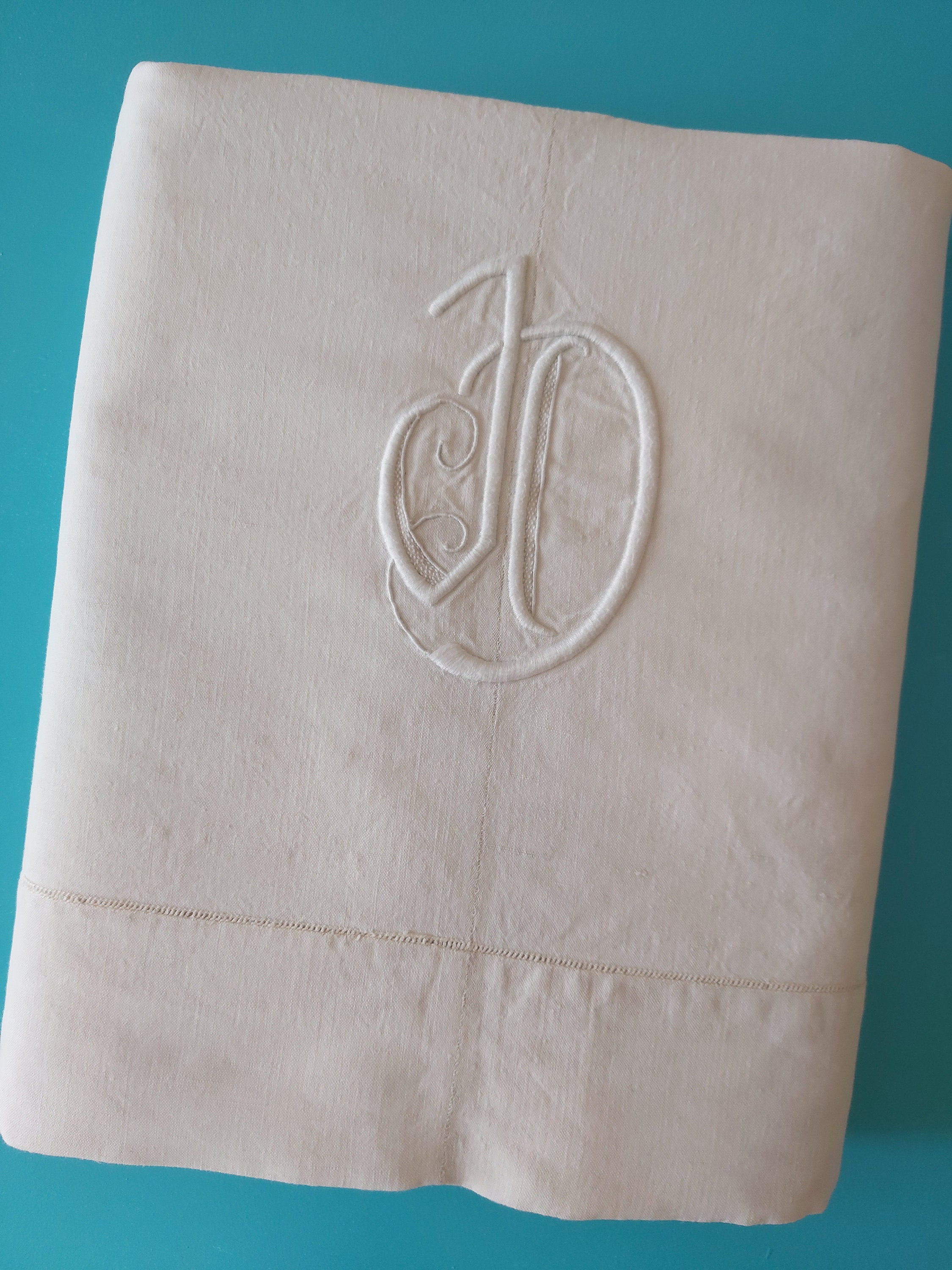 Un Drap de Lit Métis Ancien Français Étroit avec Un Superbe Monogramme Brodé Jd et Une Délicate Bord