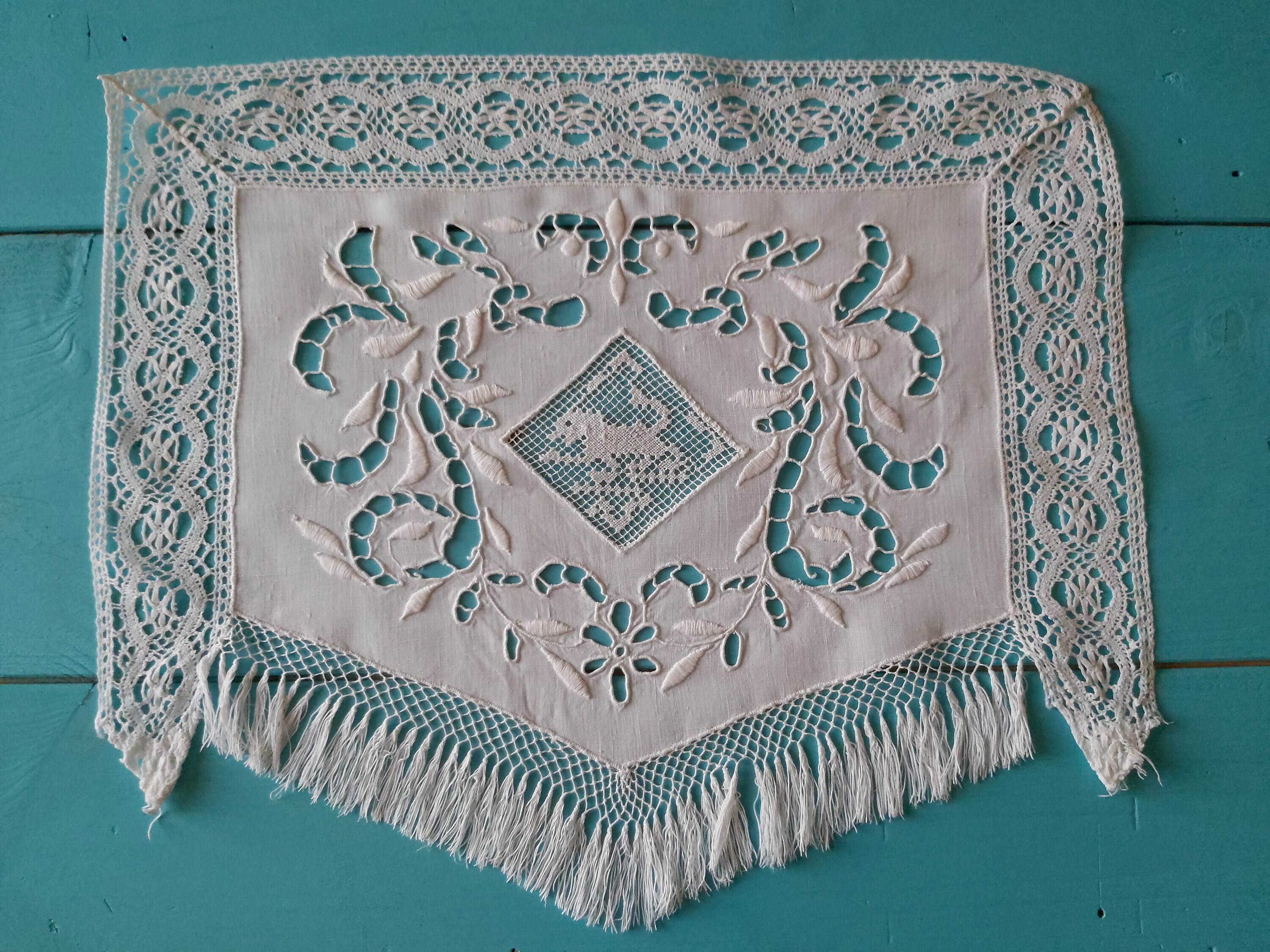 Un Français Décoratif Pelmet/Petit Rideau Doily en Blanc avec Broderie Richelieu, Centre de Dentelle