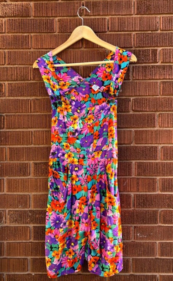 Vintage 80s 90s Bright Floral Print Rayon Short Ov
