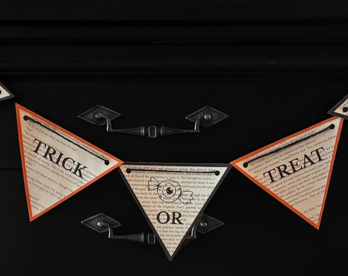 Bookish Halloween Decor: Vintage "Trick or Treat" Garland