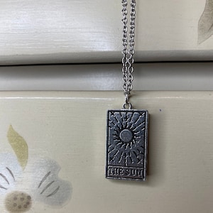 Collier de tarot hypoallergénique PLUS DE STYLES DISPONIBLES - Acier chirurgical fait main