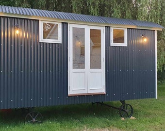 Shepherd hut, Bespoke luxury, glamping pod, tiny home, home office, garden room, staycation, log cabin