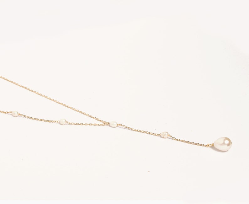 Collier lariat nuptiale de perles d'or, collier long de mariée élégante de perle de mariée en Y, bijoux de mariage simples minimalistes, vraies perles de perle d'eau douce image 4