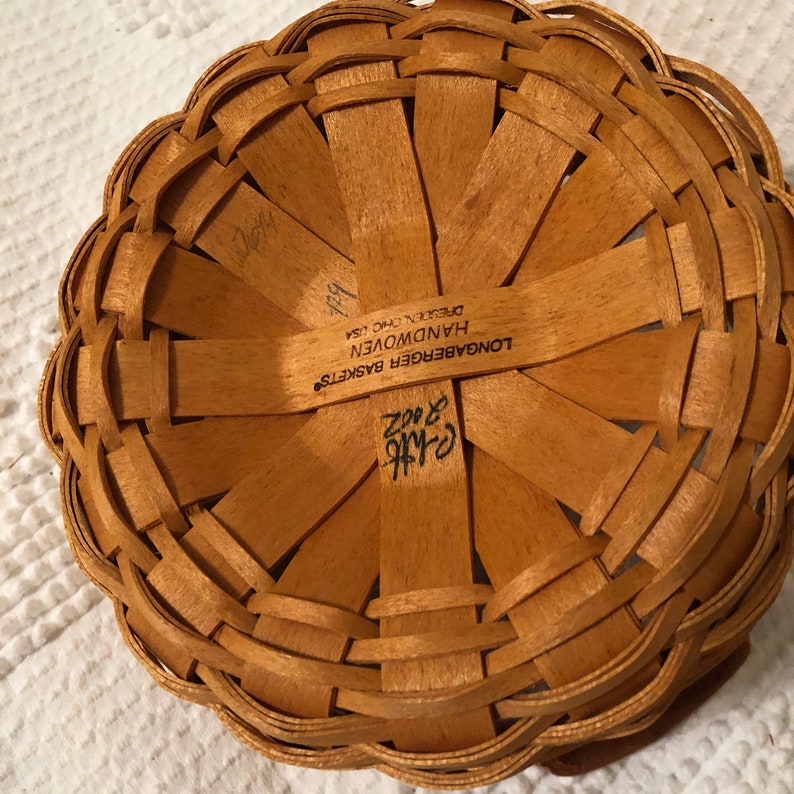 Longaberger 2002 Booking Saffron Basket wleather handles