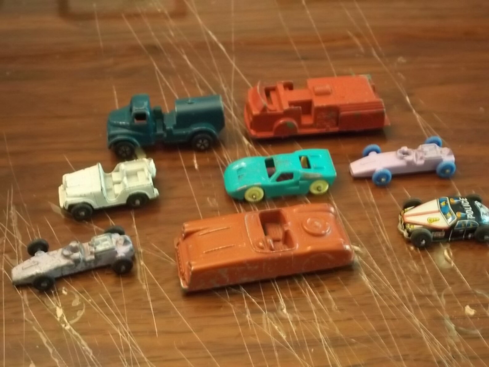 8 Vintage 1950s a 1960s die-cast metal toy cars Midge Toy más | Etsy