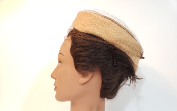 1950s Beige Embellished Hat Crown Cap with Veil - image 3