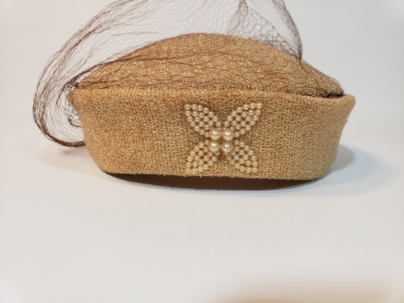 1950s Beige Embellished Hat Crown Cap with Veil - image 9