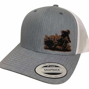 Gorra de camionero Braap Moto Savage Dirt Bike / Gorra con parche de cuero sintético genuino / Cierre ajustable