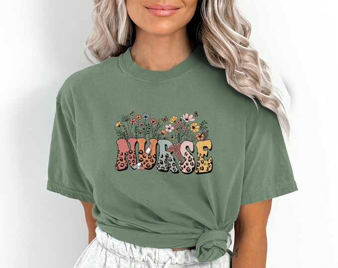 Nurse Aesthetic Shirt, Retro Wildflower Nurse Graphic Tee, boho wildflower shirt, Simple Nurse Tshirt