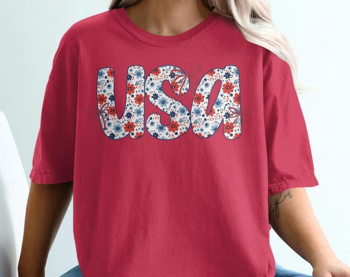 Floral USA graphic T-Shirt, Patriotic flower print T-Shirt, Summer 4th of July shirt, American pride gift for her, Cute Americana Tee