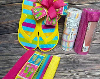 Kit de corona de chanclas de verano, decoración costera para puertas, paquete de manualidades playeras DIY, suministros de decoración de sandalias coloridas, paquete de manualidades con temática vacacional