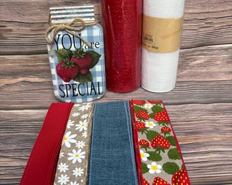 Kit de decoración DIY con fresas, letrero para tarro de cristal, cinta con alambre de fresas, bandeja escalonada estilo granja veraniega, paquete de materiales para manualidades