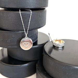 Hockey Puck Necklace for Her, Hockey Mom Necklace, Hockey Jewelry for Women, Hockey Gifts for Girls Picture Locket Keepsake Necklace for Mom