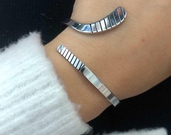 Hockey Bracelet for Her, Hockey Stick Bracelet, Hockey Gifts for Girls, Hockey Jewelry for Women, Hockey Team Gifts, Hockey Mom Jewelry