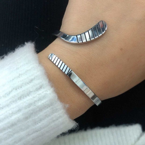 Hockey mom best sale bracelet