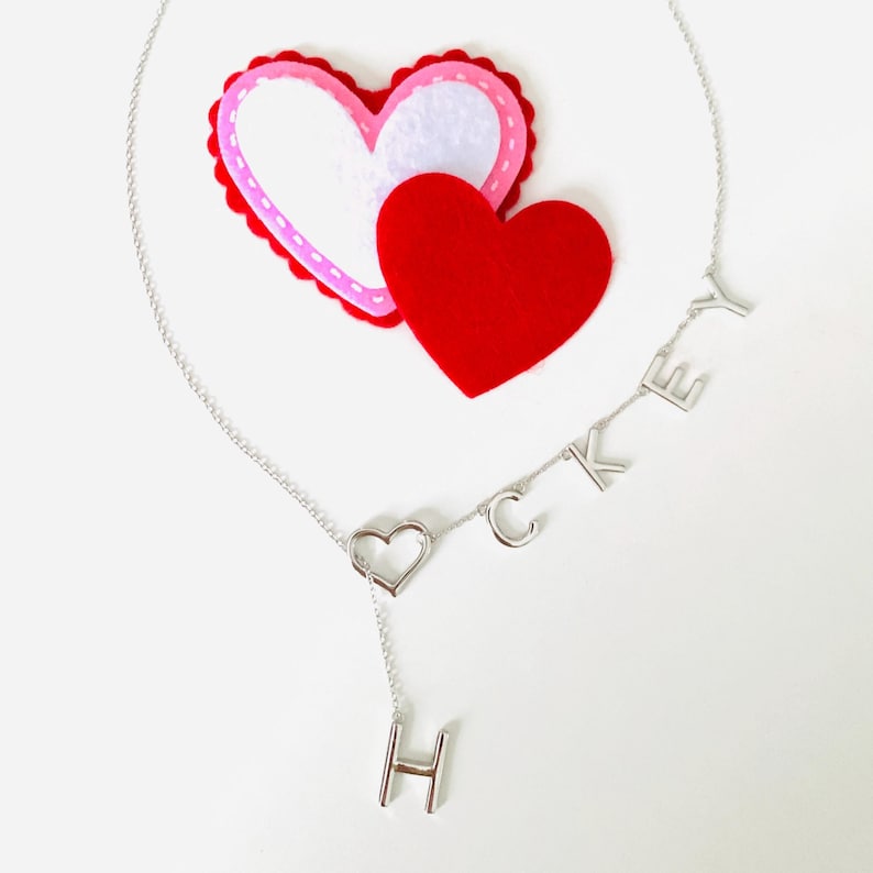 Hockey Mom Necklace Silver Pendant Heart Design Sports Jewelry Gift For Her Sterling Silver Charm Hockey Player Fan Accessory Special Present Team Support Graduation Gift Hockey Enthusiast Keepsake Unique Sports Jewelry Women Hockey Lover