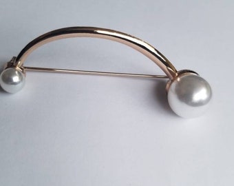 Perlenbrosche: Silber & Rosegold Akzent