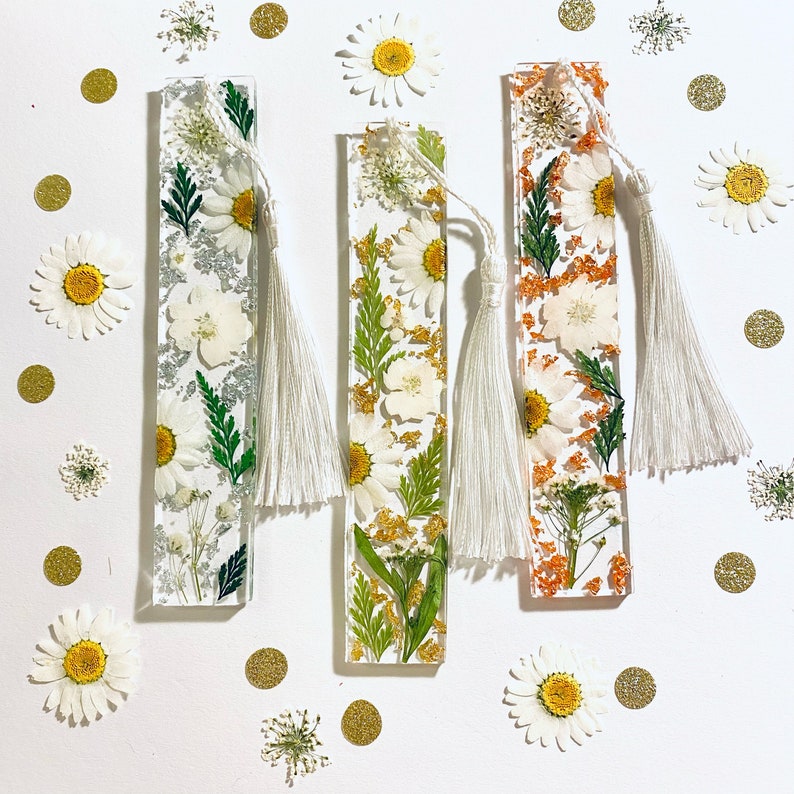 Pressed Flower Resin Bookmark, gift idea, gift for her, botanical gift, floral bookmark image 7