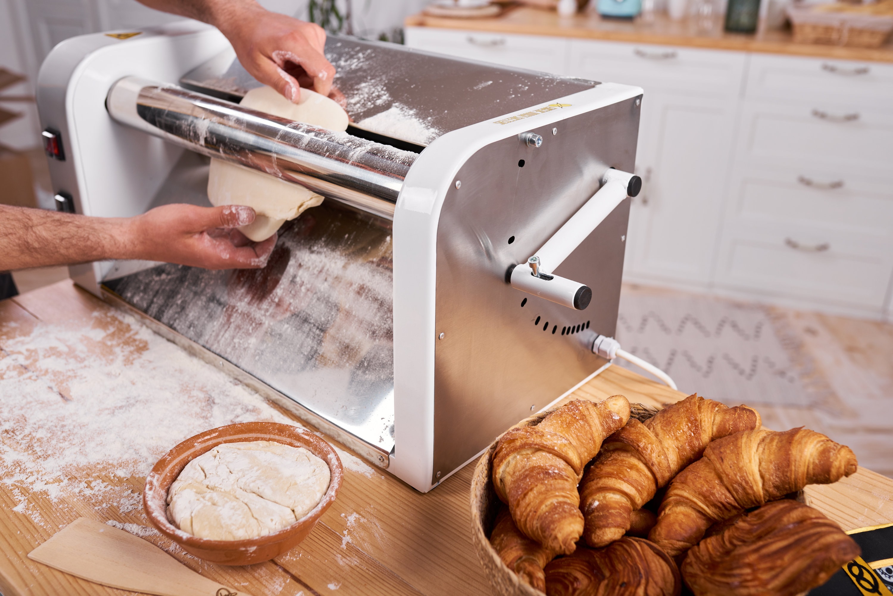 Electric dough sheeter 15.7”/40cm with rolling pins for winding dough for  Home, Bakery & Confectionery