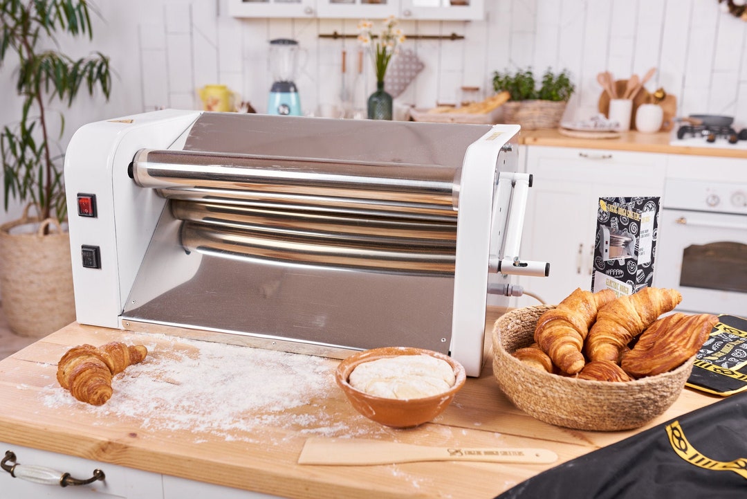 Manual Dough Sheeter 15.7 Inc., Dough Fondant Pizza Roller Pasta Maker  Machine Dough Cakes Croissants Bread, Puff Pastry, for Home Us 