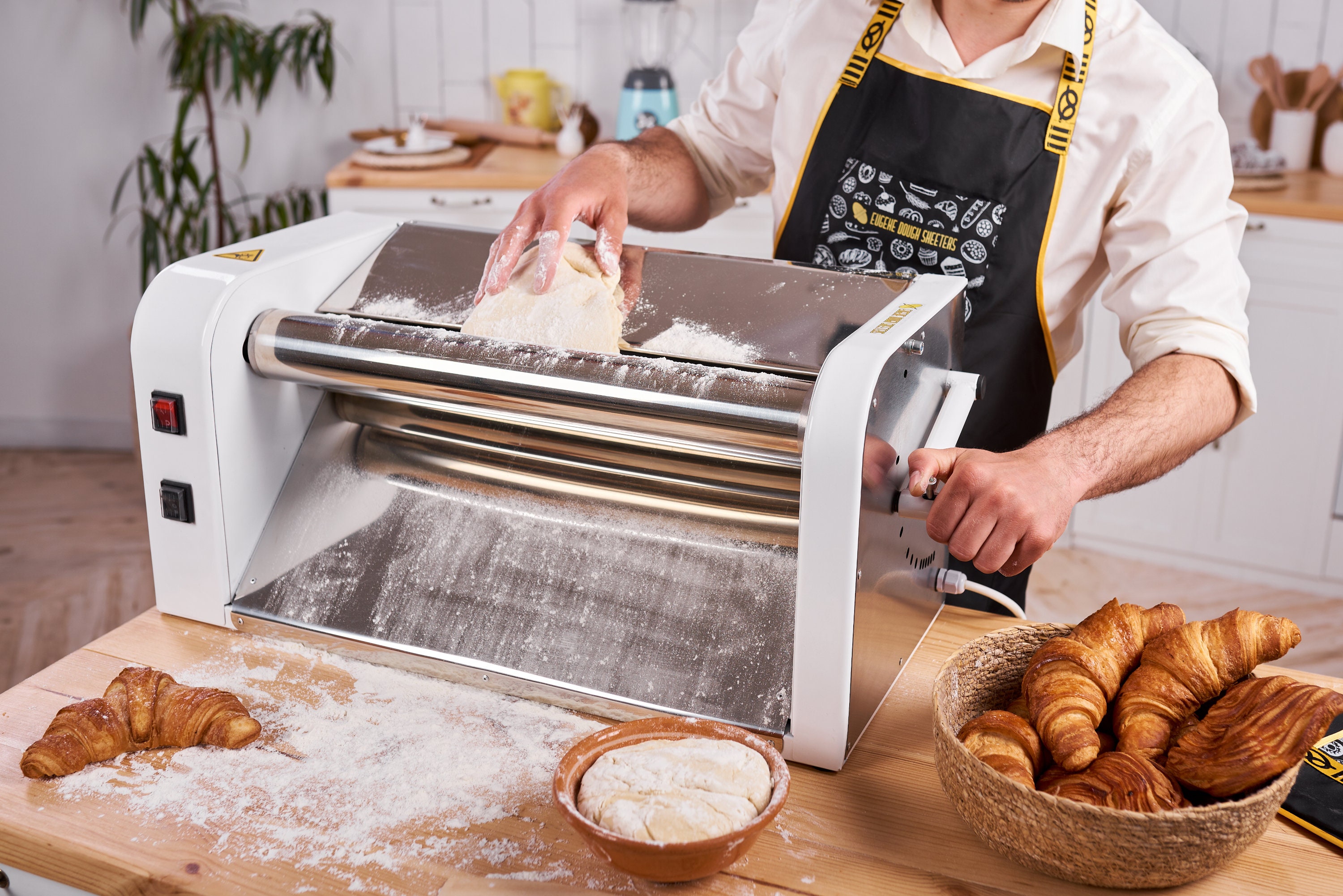 Electric Dough Sheeter for Home Use and Cafe, Dough Sheet, Pasta Roller,  Cakes, Fondant, Bread, Puff Pastry, Kitchen and Dinner, Cookies 