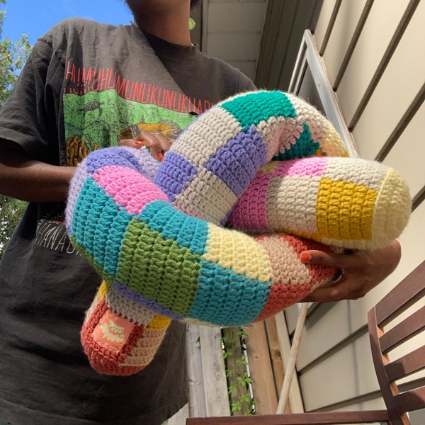 Checkered knot pillow multi color