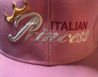 Gorro rosa bordado de princesa italiana