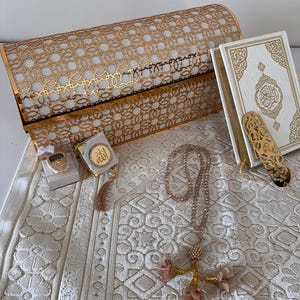 Luxry special box Prayer rug set,Quran gift set,Islamic Gift Set , Quran Favors,Prayer Gift Set,Islamic Gifts ,Islamic Wedding Gift