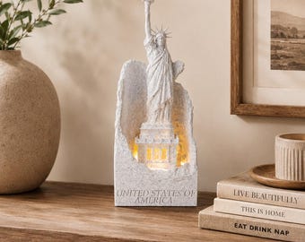 Weiße Freiheitsstatue Schreibtischlampe, beleuchtetes New York Monument, Dekor für amerikanische Geschichte