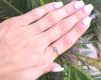 Bague icône en forme de diamant en or jaune 14 carats et or blanc | Bague Saint Valentin Bijoux Gay Pour Petite Amie | Choisissez-vous | Gifs du jour