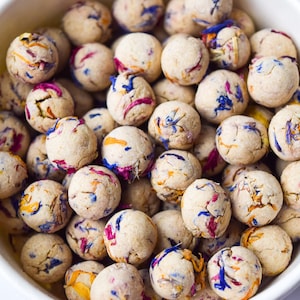 Floppin’ Dots | 100% Organic and Healthy Treats for Rabbits, Guinea Pigs & Other Small Pets Bild 11