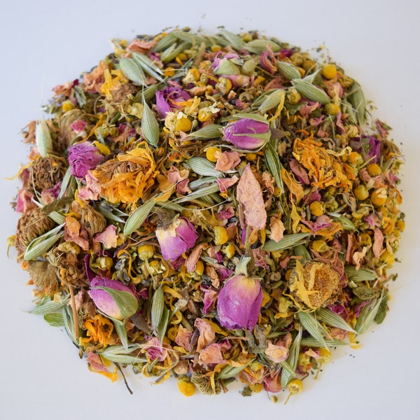 Meadow Foraging Mix  | Organic Blend of Flowers & Herbs | Mimics Natural Foraging Instinct