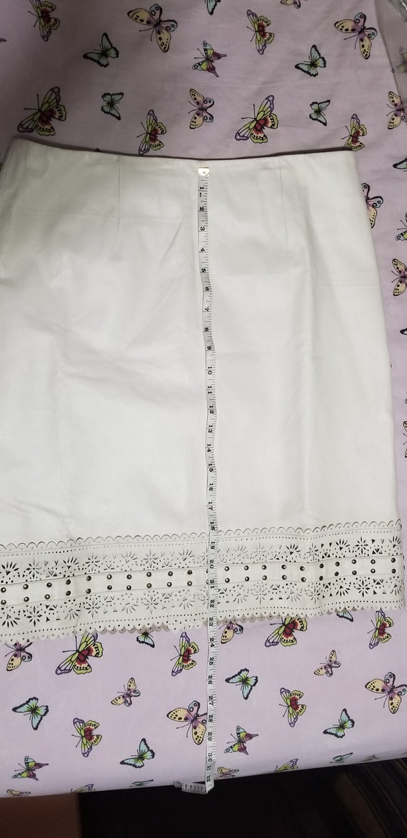 Metrostyle Woman Leather White Skirt  Size 14