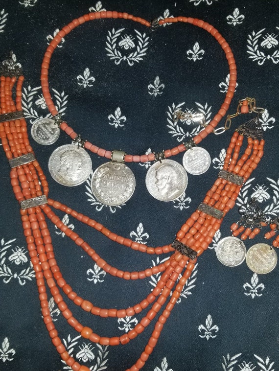 Antique real coral necklace with antique 1908 year
