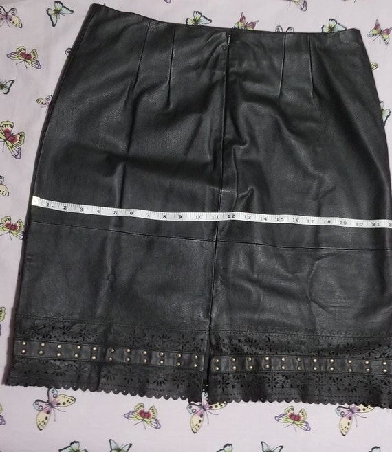 Metrostyle Woman Black Leather Skirt A-Line Knee … - image 1