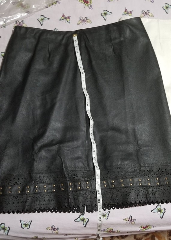Metrostyle Woman Black Leather Skirt A-Line Knee … - image 6
