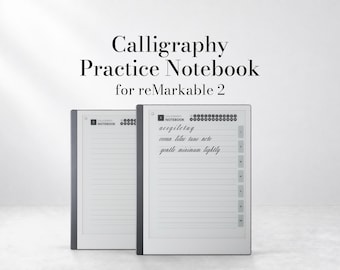 Può includere: Due tablet digitali che mostrano un Calligraphy Practice Notebook per reMarkable 2. Gli schermi presentano modelli di carta a righe con testo di calligrafia, schede di navigazione a destra e un'intestazione con Calligraphy NOTEBOOK.