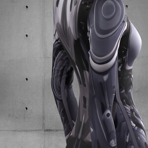 Puede incluir: Una escultura abstracta renderizada digitalmente con una est&eacute;tica futurista. La forma es principalmente gris oscuro y plateada, con superficies lisas y reflectantes y detalles intrincados de aspecto mec&aacute;nico. El fondo es una pared de hormig&oacute;n gris.