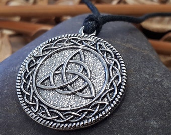 Collares Con Colgante De Nudo De Trinidad De Triquetra Celta Irlandesa De Acero Inoxidable Para Hombres, Cadena Rolo De 24 Pulgadas, Joyería Celta Irlandesa, Regalo Para Hombres Y Mujeres, Acero