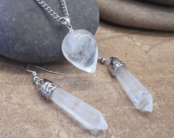 Set de regalo de collar y pendientes de cuarzo - colgante de piedra de nacimiento. Conjunto de joyas de cristal de collar de cuarzo transparente crudo. Colgante de cristal de cuarzo para mujer.